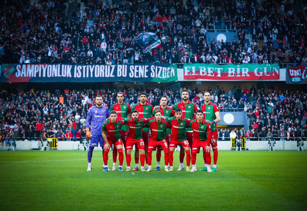 Beyaz Yakalı Semt Çocukları tweet media