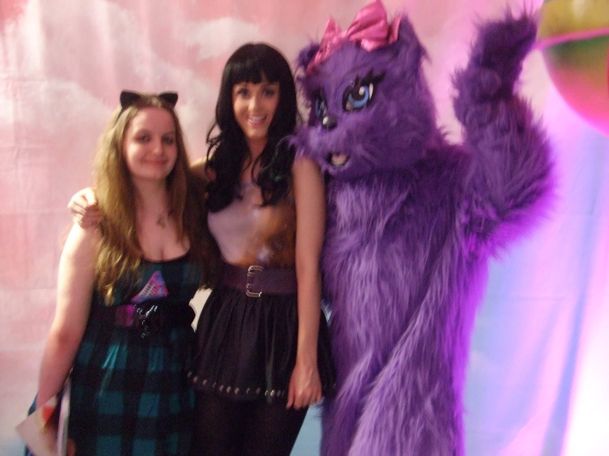 GemmaPurry's tweet photo. POV: it’s 5 April 2011. All you have is a battered handheld Canon camera and a dream come true. 💕 #californiadreamstour @katyperry #lifetimes x https://t.co/J8MvUmg7dJ