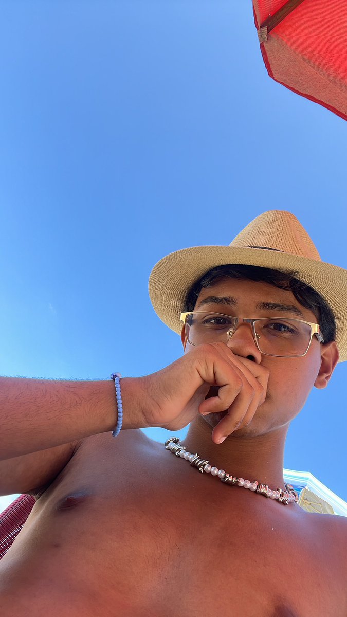 hari192682's tweet photo. Como voltar a ter ânimo na praia depois de ter tomado enquadro e os polícia levar da cota até a cuia?? 😫 https://t.co/UyYtcQBgKC