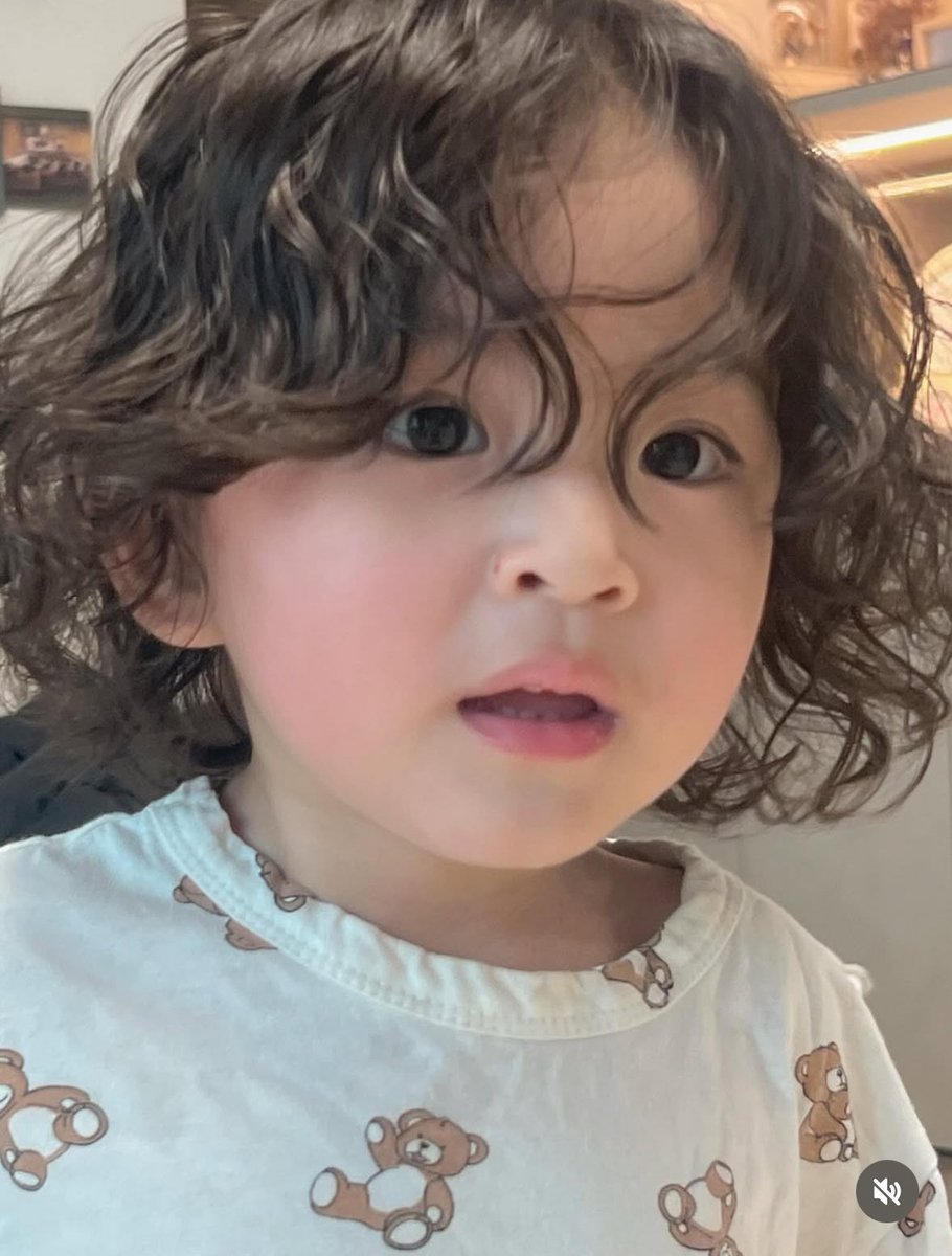 baby 🦋 tweet media