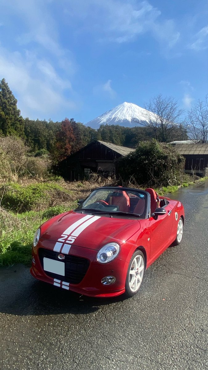 RQLKPtp4s2TTFXC's tweet photo. 今朝の富士山
濃霧🌫️の後の一瞬青空でした😊 https://t.co/1wegMkssdE