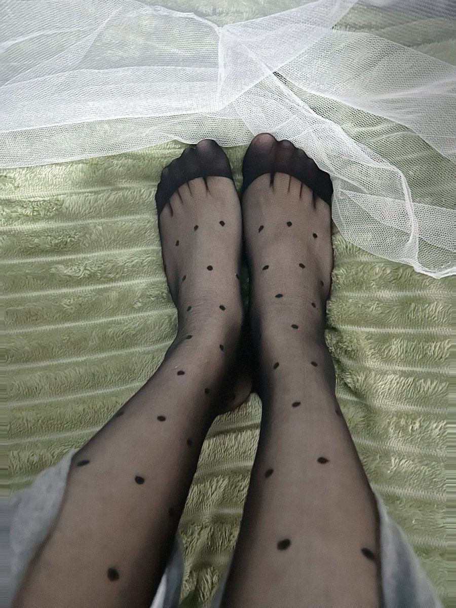 MiloCarrotoo's tweet photo. 谁来吃脚脚呢？ #男娘 https://t.co/5Mt9sP7cvK