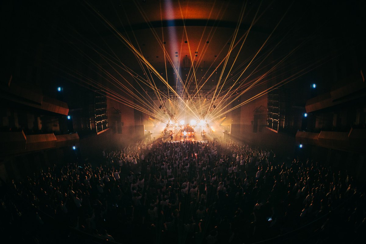 SPYAIRSTAFF's tweet photo. /／
TOUR "𝐑𝐄-𝐁𝐈𝐑𝐓𝐇"
DAY ❸
\＼

2026.4.5 
FUKUOKA CIVIC HALL
Thank you🔥🔥🔥

📷@aburami_nigate
#SPYAIR #REBIRTH https://t.co/cmZHq3W3E1