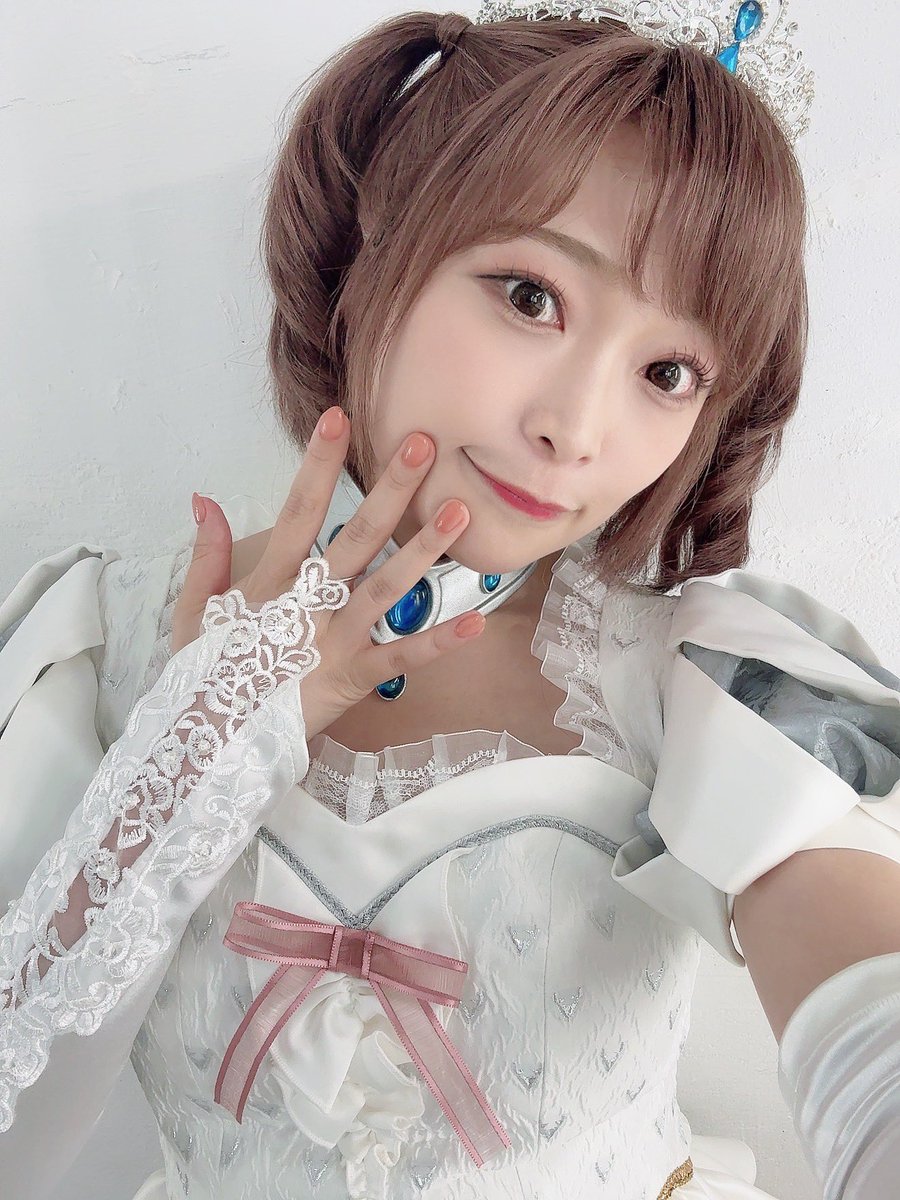 小山百代 tweet media