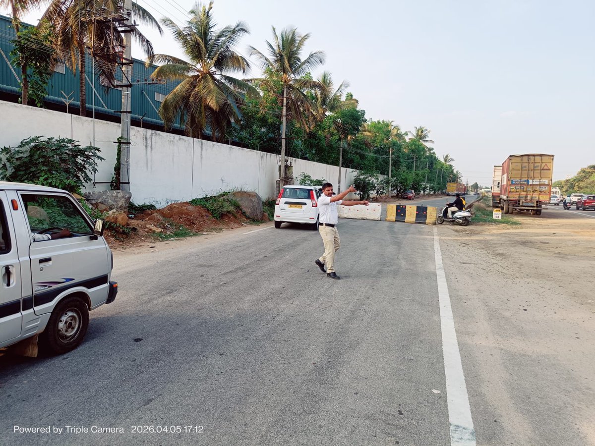 nelamangalatrafficps tweet media