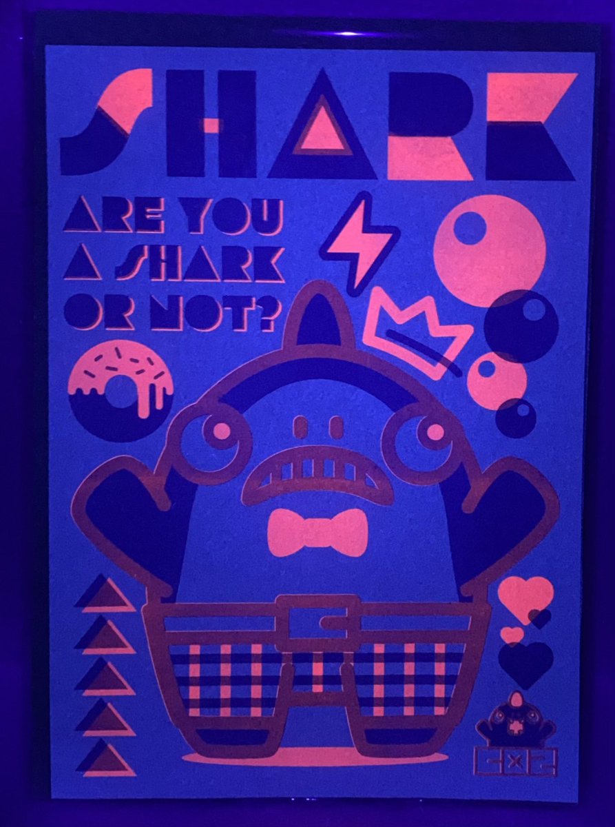 トイパラでお迎えした コニーさん<a href="/co2konishi/">CO2 4月はラジオで5月がイベント</a> のリソグラフ

昔のガリ板みたいな印刷方法で製作されたものとのこと

ブラックライトで ピカピカするぜ🤩