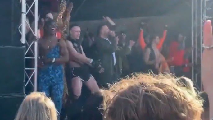 B-Red77⭐️⭐️⭐️⭐️⭐️⭐️ tweet media