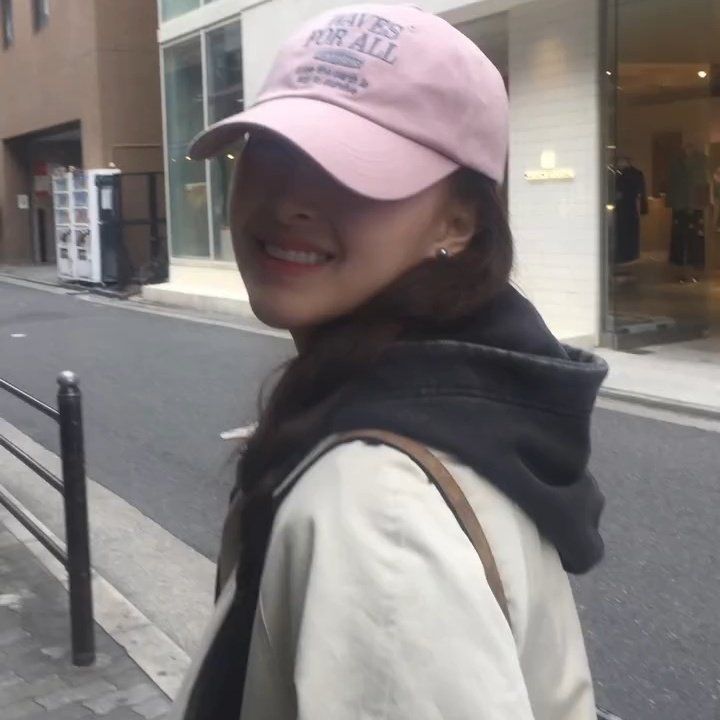 fairydize's tweet photo. Uri Jiyeon in Osaka 🍅 her first overseas trip 🫶 https://t.co/Avmlj5Fd0P