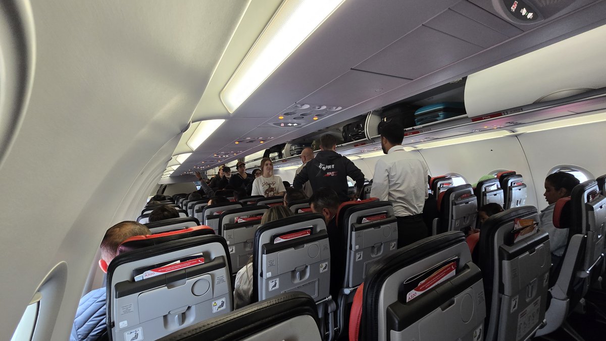 n_larenas's tweet image. Desde #Bogotá partiendo con @avianca hacia Santiago de #Chile para ser parte de #FIDAE2026 y Wings of Change #IATAWOCA. Mucha información y contenido durante los próximos días en el blog, canal y todas las redes ✈️🤩