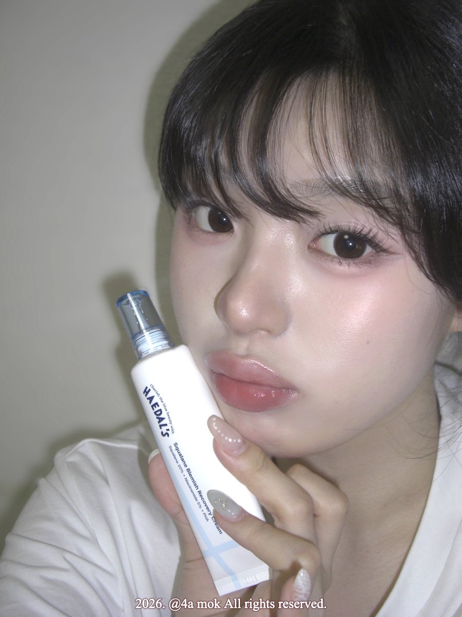 4a_mok's tweet photo. #광고 #RT이벤트 
#RT 해주신 5분께 해달씨 스쿠알란 흔적크림 보내드려요🎁(당발:4/12일)

저 요즘 환절기때문에 난 뾰루지들 쥐어뜯어서 울긋불긋해진 피부때문에 컨실러 떡칠했었거든요...ㅠㅜ자잘한 흔적이 은근히 다루기 까다로운데 이번에 받아본 해달씨 스쿠알란 흔적크림으로 관리해본 저의 후기 타래로 달아볼게요!!

단순링크:https://t.co/UOQNYdta33