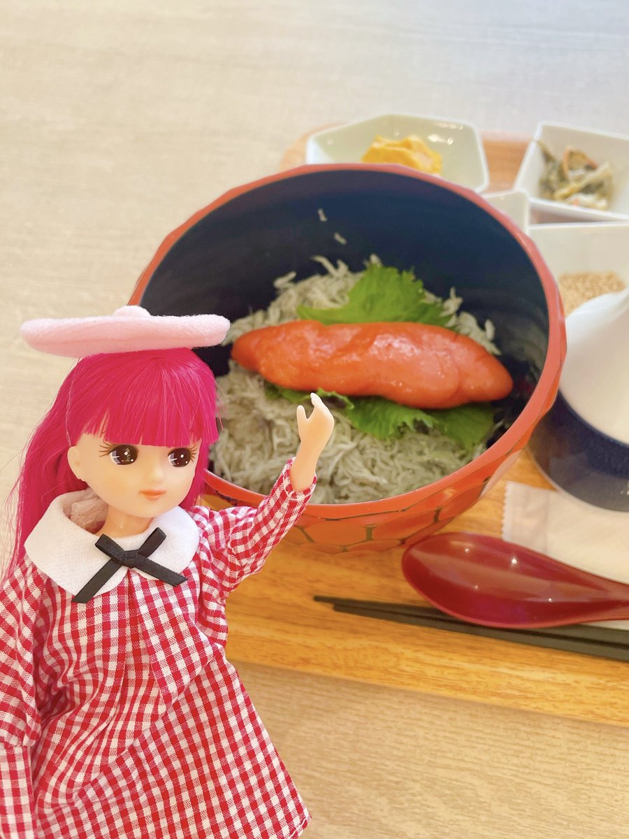 デツカイ tweet media