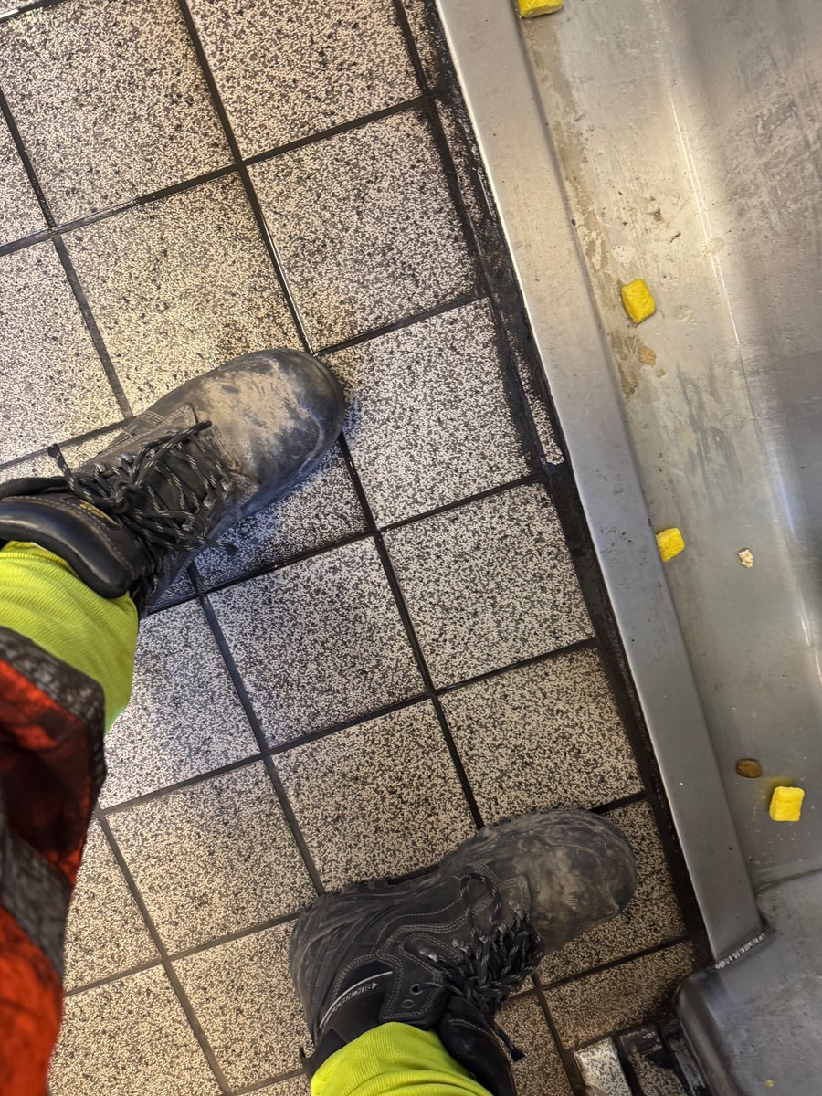 Skinheadworkie tweet media