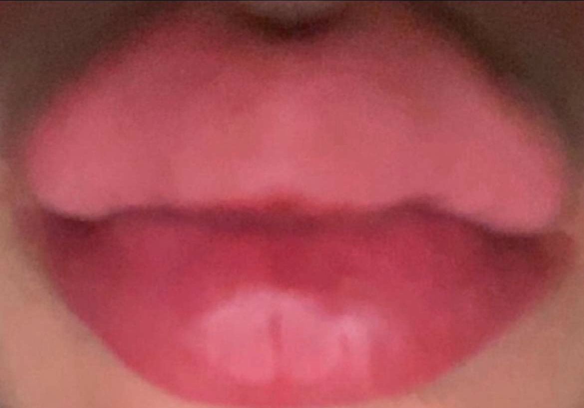 Femboy1033's tweet photo. Imagine these lips around ur dick https://t.co/reCQjaQlif
