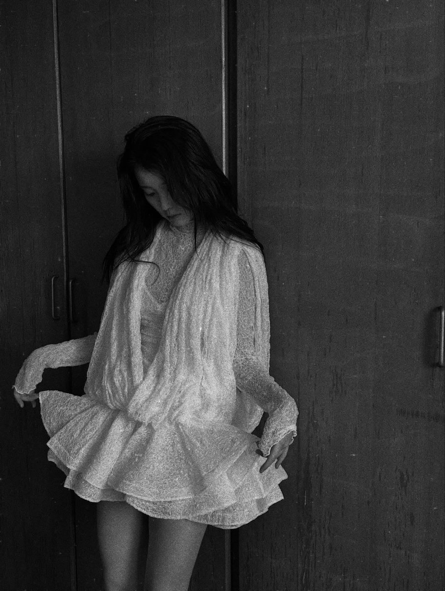 아이유 에델바이스 tweet media