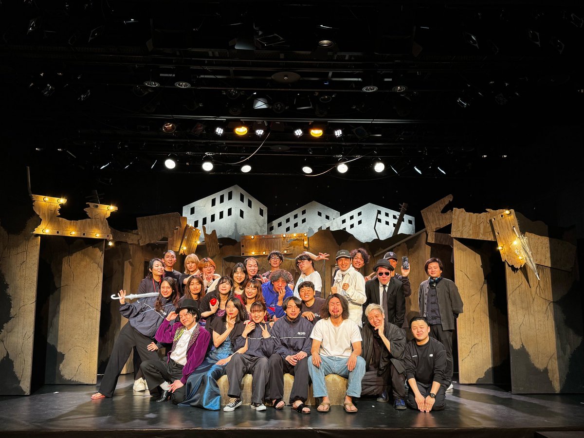 無事千穐楽を終えました。
この三日間沢山のお客様に観劇して頂き感謝しております。
吠えて始まり吠えて終わる。
「ああケンネル」これにて終焉。
次は、少し離れた東の街で、花火散る夏頃、お会いしましょう。
それではまた、センキュー。
#大旅軍団　#ああケンネル