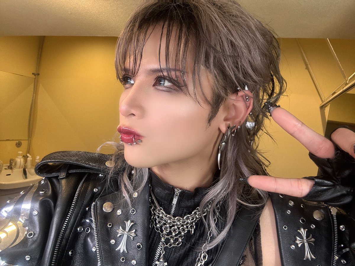 Royz 昴 tweet media