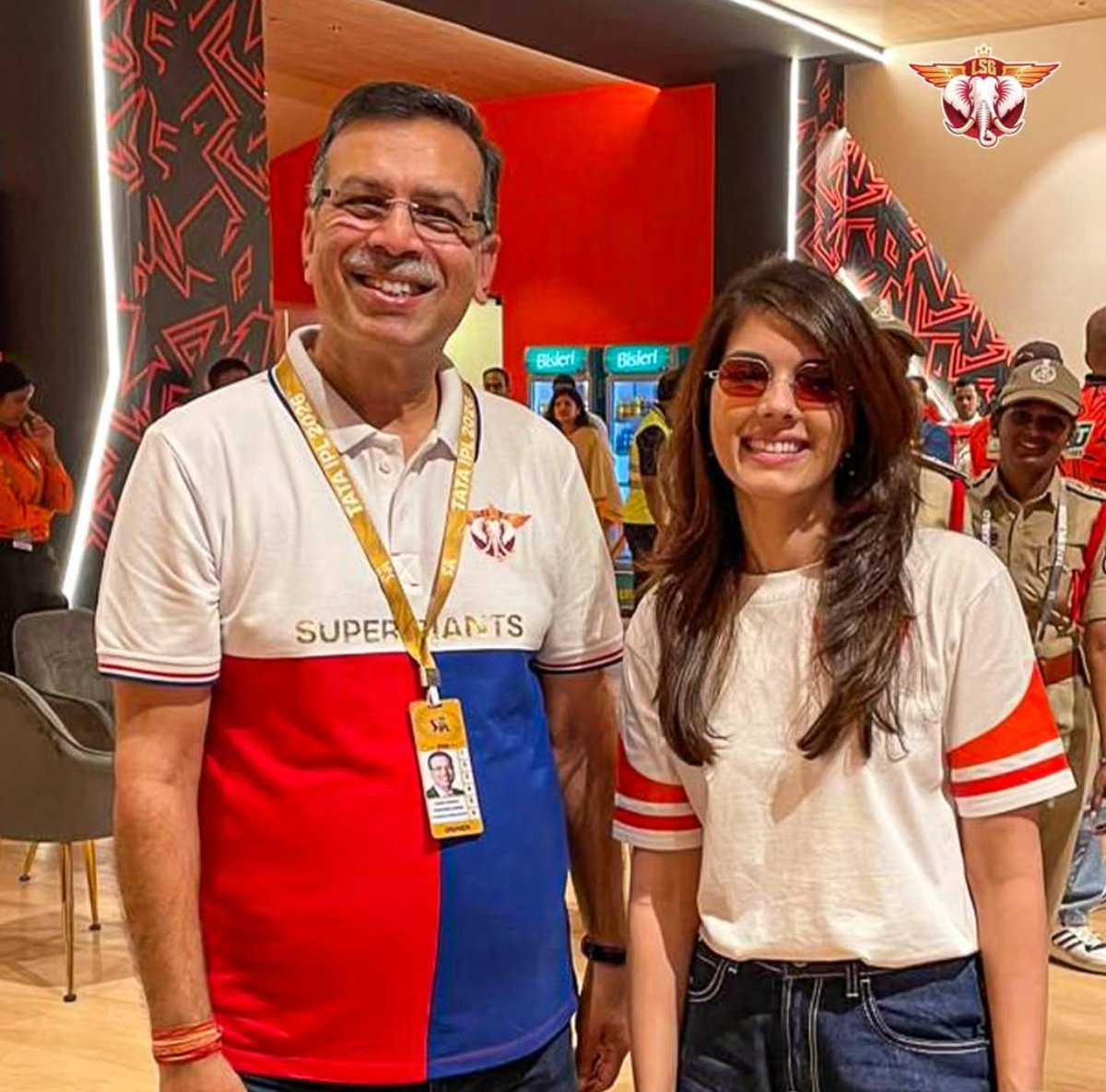 Chronology tweet media