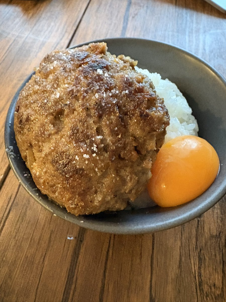 ____123_m's tweet photo. 長谷川あかりのハンバーグも美味しかったけど、りゅうじのハンバーグの方が美味インパクトデカイんだよな
バズり方は前者が凄かったけど
りゅうじのソースなしハンバーグ有り得んくらいうまいよ
弁当にも入れやすいし
https://t.co/SQcIE5Js20 https://t.co/xV0qcS393d