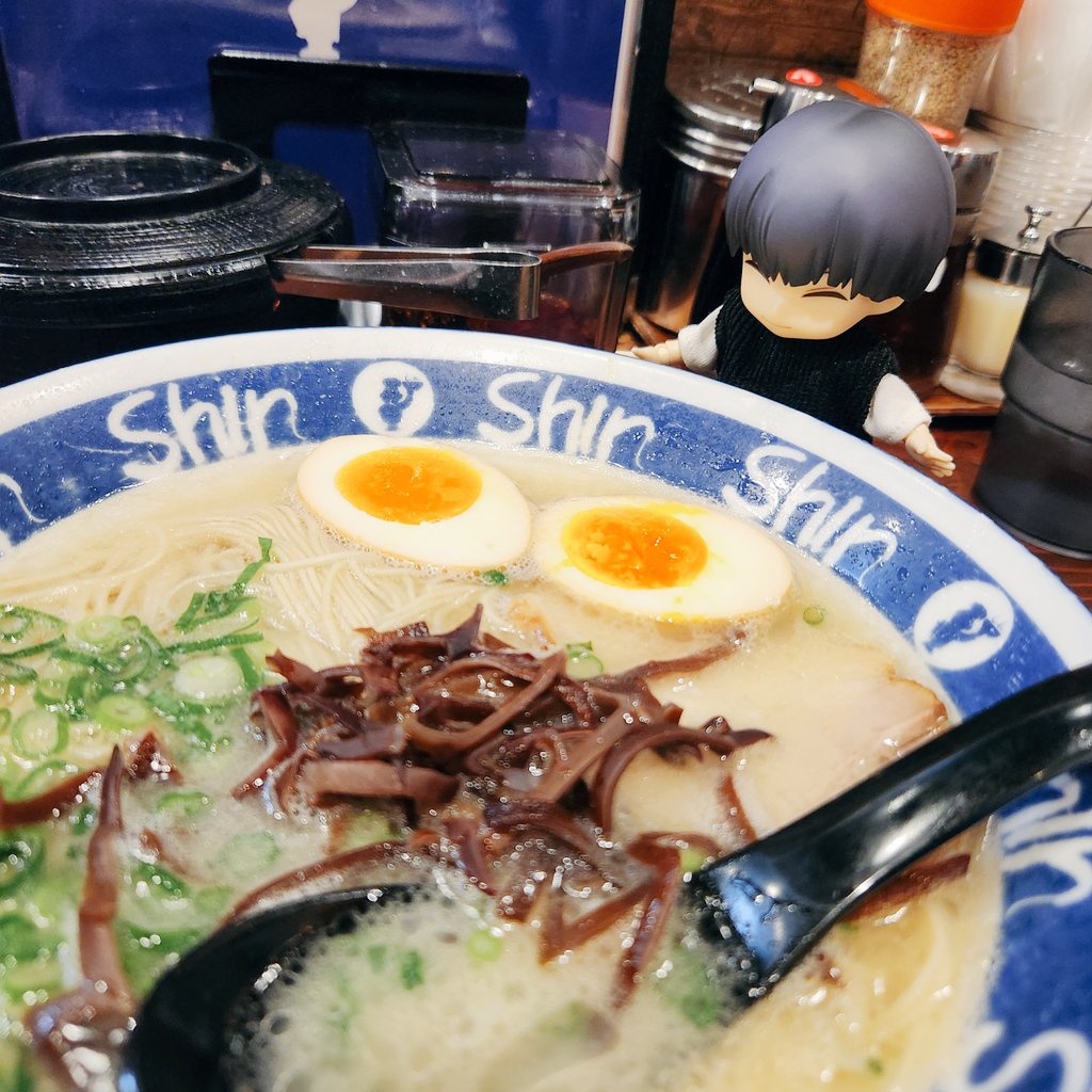 erushi's tweet photo. Day 1: Fukuoka

Visited the giant reclining Buddha statue at Nanzo-in Temple, Ohori &amp; Maizuru Parks for the lake and sakura matsuri, and had the obligatory ramen. :D https://t.co/MFM2waPEja