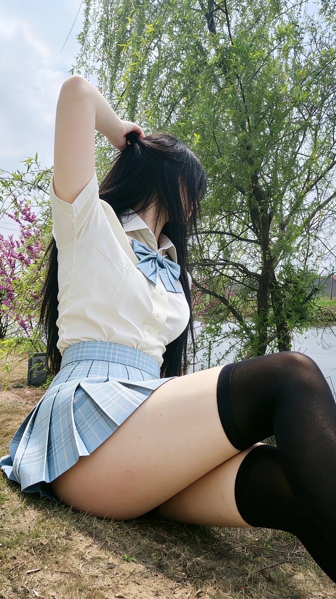qwertyuiopbf096's tweet photo. 猜猜里面有没有穿🥵🥵 https://t.co/qzWOk3raAg