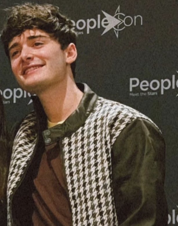 Bibliophile tweet media