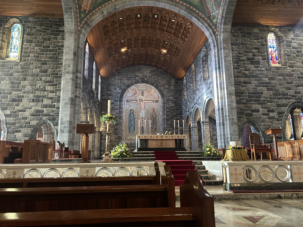 Máire Ní Éineacháin tweet media