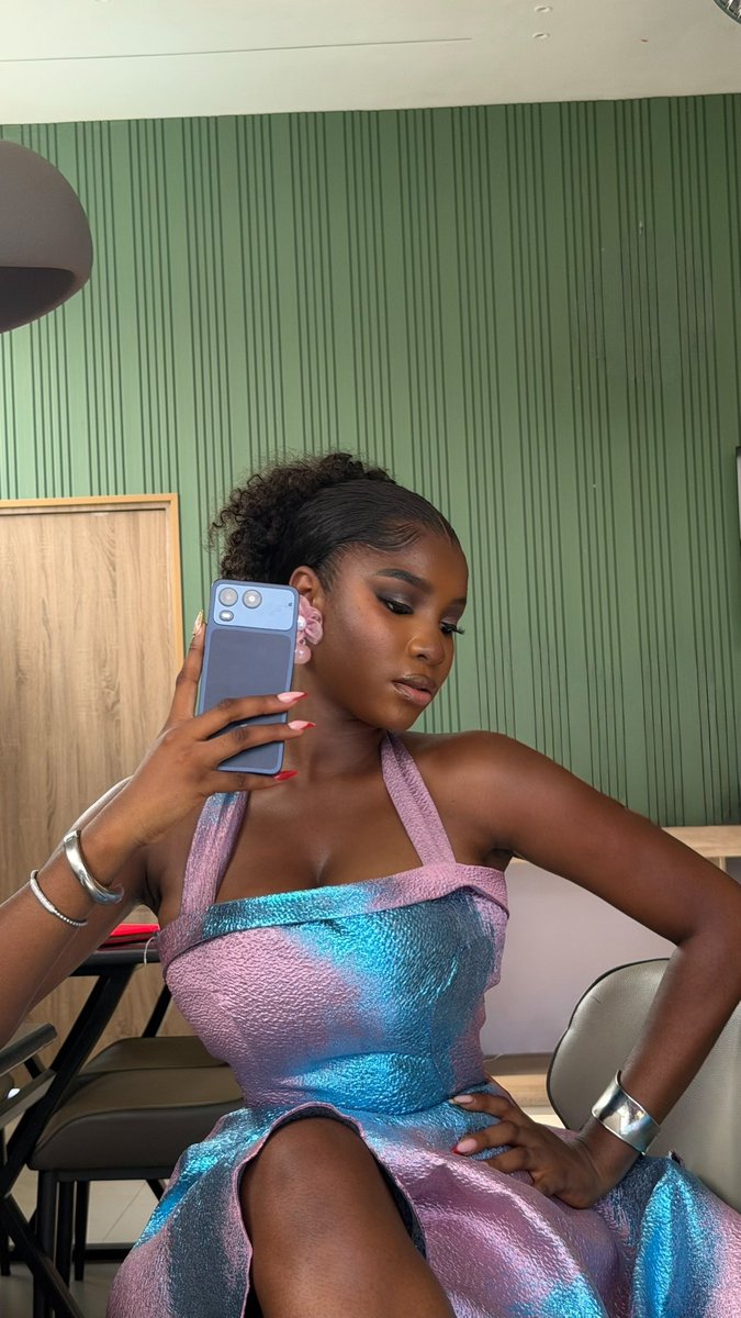 praisejohnn's tweet image. Pretty face, smarter choice 💅🏽 #itelA200Plus
#trulysmooth