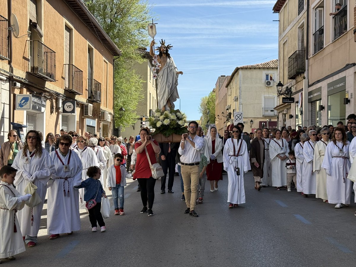 El Domingo de Resurrección pone el broche final a una semana única, marcada por el respeto a nuestras tradiciones y nuestras raíces.

Gracias a todos los que lo habéis hecho posible.

#vox #voxaranjuez