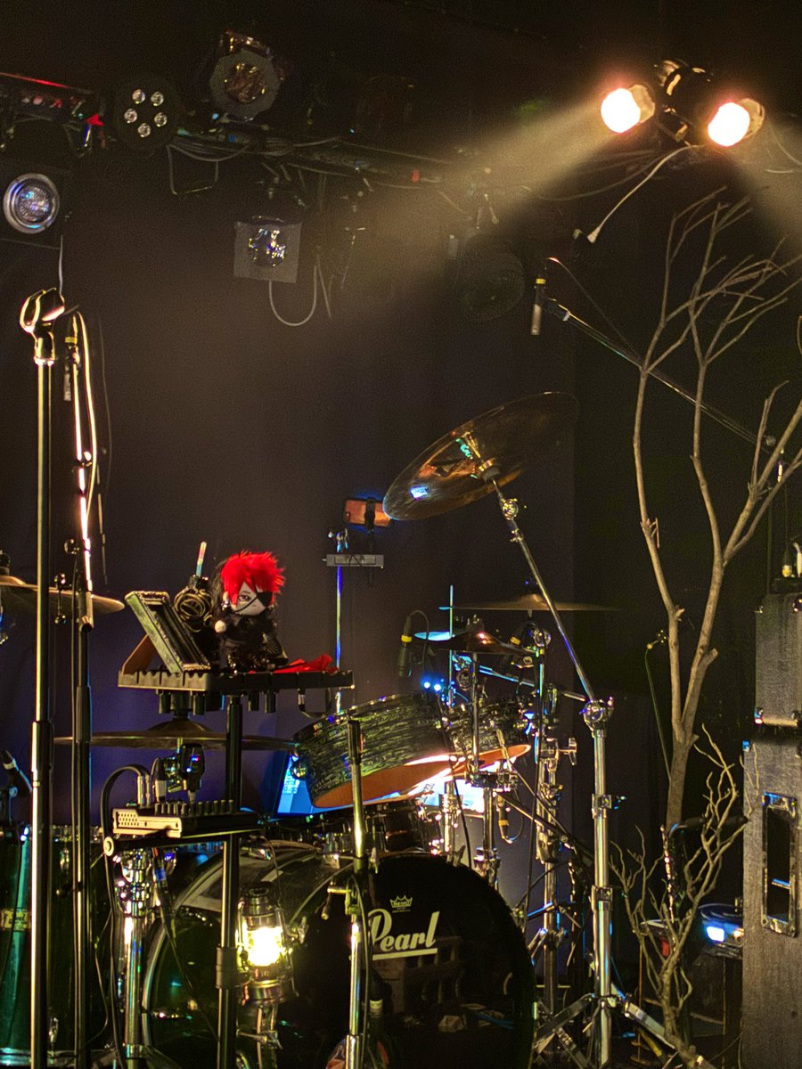 Junzi7985's tweet photo. 今日のMoi dix Moisライヴは本当にあっという間であまり鮮明に覚えてないくらい疾風の如く駆け抜けたような感覚でした😳💥叫び、歌い、程よく暴れ、楽しかったdix 🤘
Sethさん言ってたが初期のMoi dix Moisが長野に来たことあったとは😅
あ〜10割サイコー🤘MdM最高🥳

#moidixmois
#長野ライブハウスJ https://t.co/X9AS59V0qq