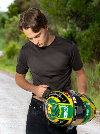 ria || OP8̶1 tweet media