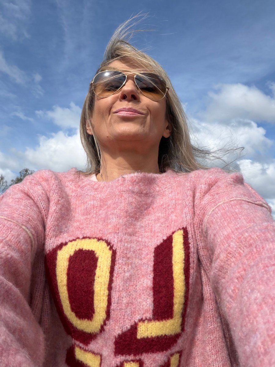 Anna Jewes tweet media