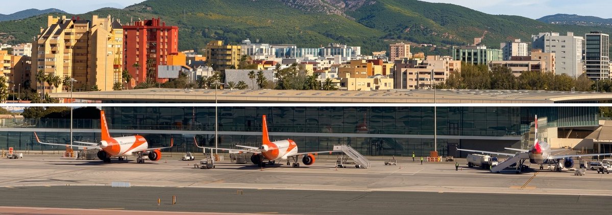 JosephLXGBSpot's tweet image. This mornings exclusive Airbus A320 c/neo lineup at Gibraltar Airport  🇬🇮 

#a320 #airbus #britishairways #easyjet #gibraltarairport