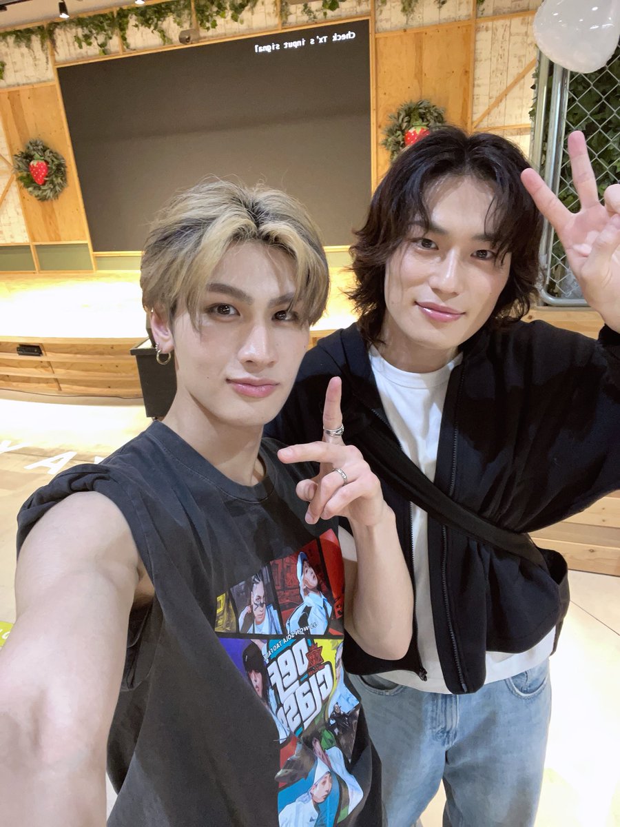 K(Def Class) tweet media