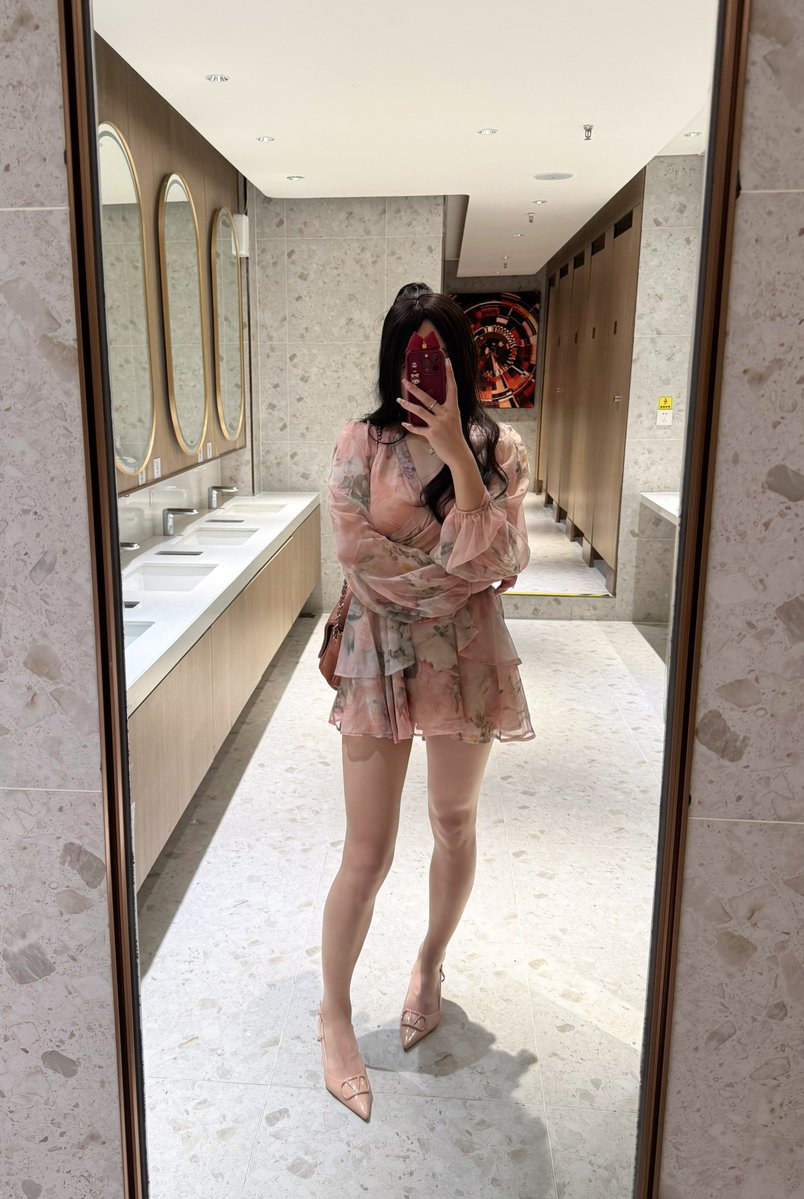 rncia1's tweet photo. 刚哄完自己，轮到你哄我了 https://t.co/OFA8biccdy