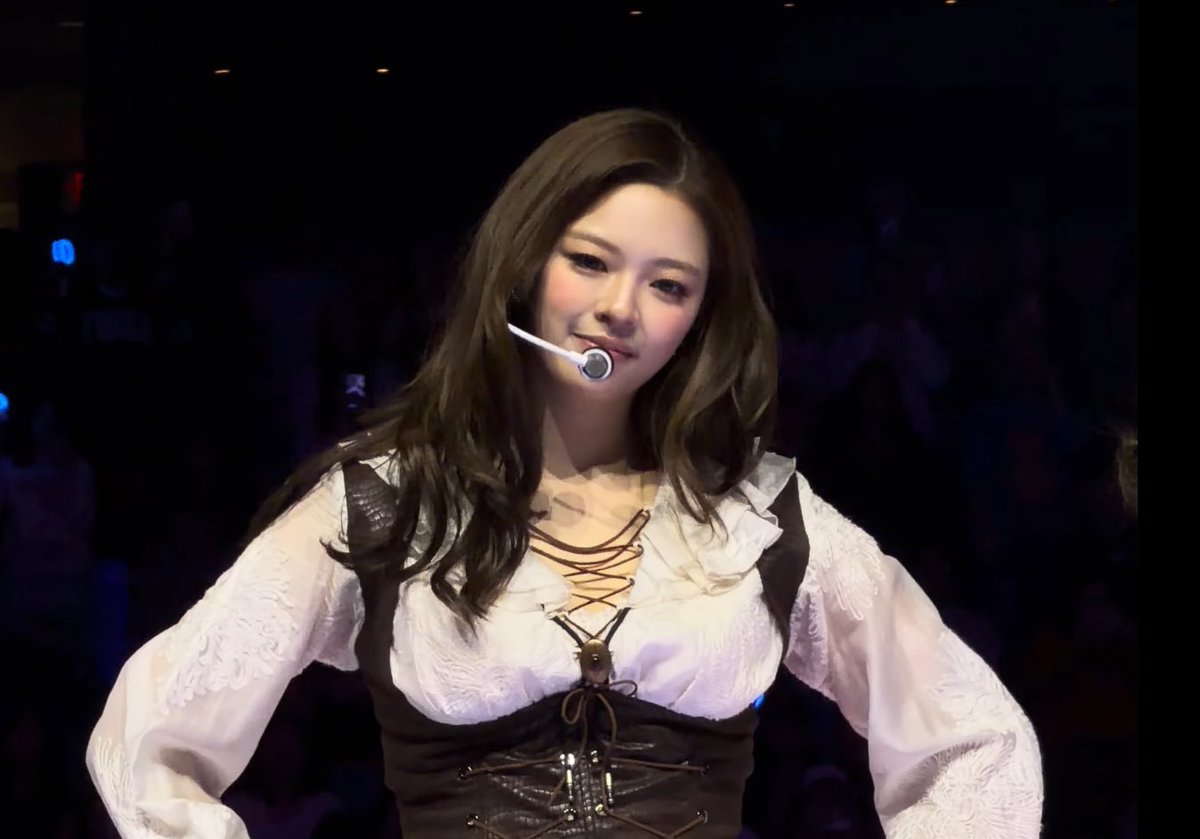 Jeongyeon❤️ tweet media