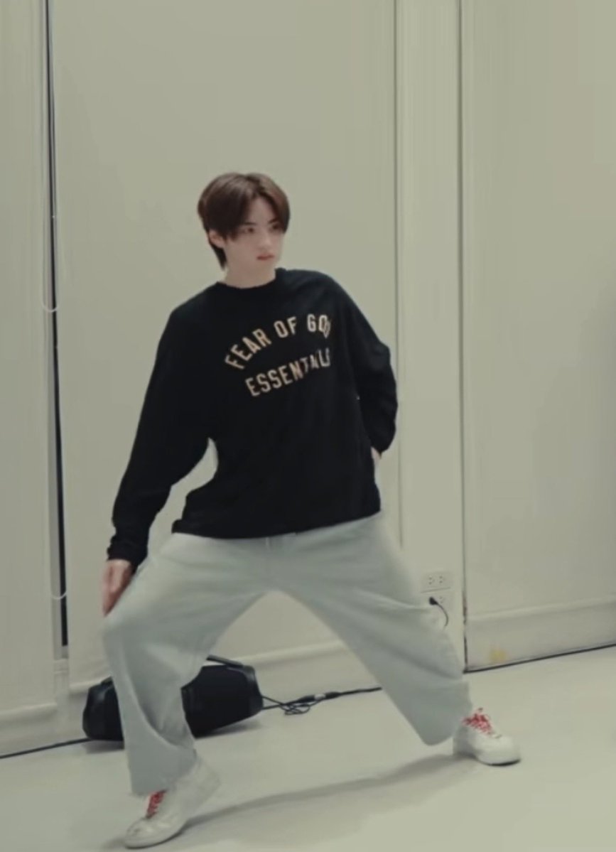 IDEAZ1TiMER tweet media