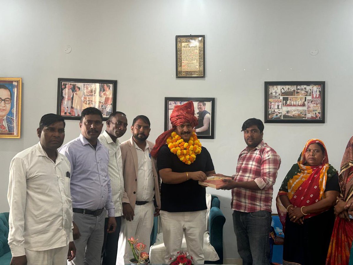 आज नूंह के हमारे सफाई कर्मचारियों से मुलाकात हुई मैंने उनकी समस्याओं को सुना और उनका समाधान किया 
जय हिंद जय भारत <a href="/mlkhattar/">Manohar Lal</a> <a href="/BJP4Haryana/">Haryana BJP</a> <a href="/BJP4India/">BJP</a>
