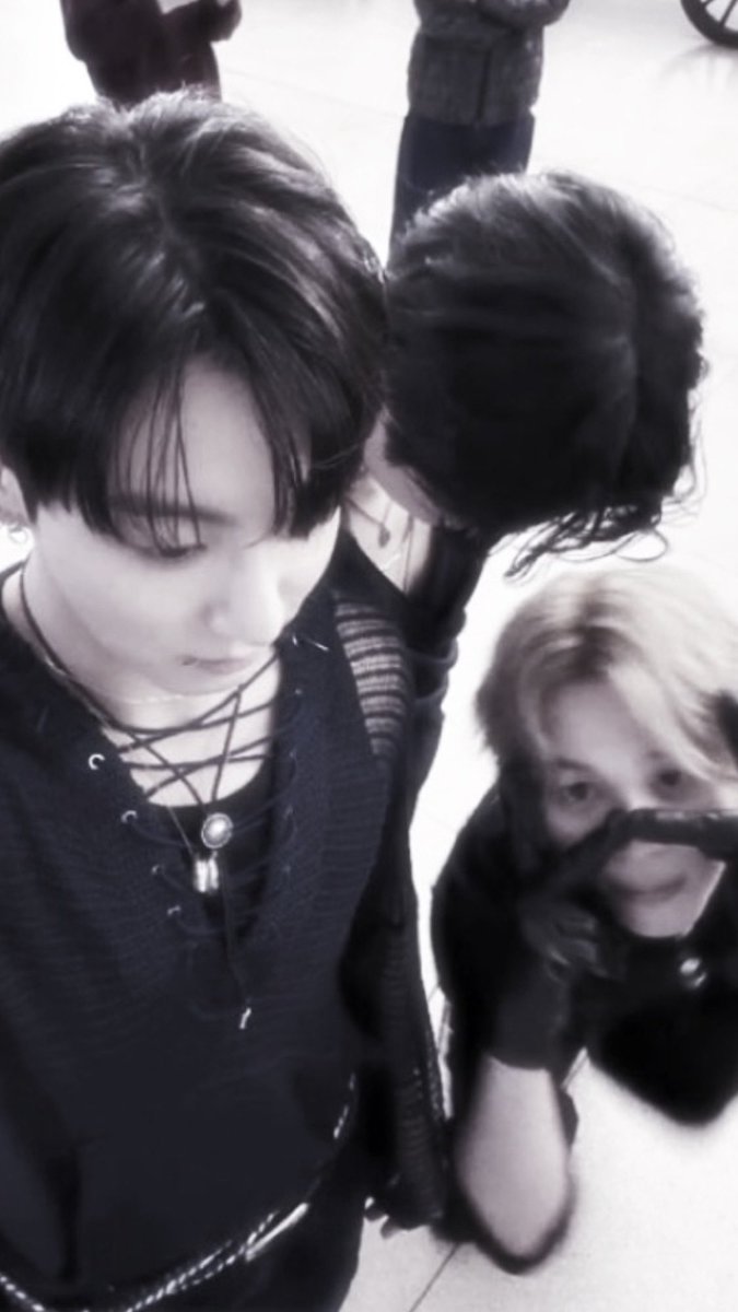 𝖆𝖓𝖓 ⭑ ⊙⊝⊜ ⁷ seeing bts tweet media