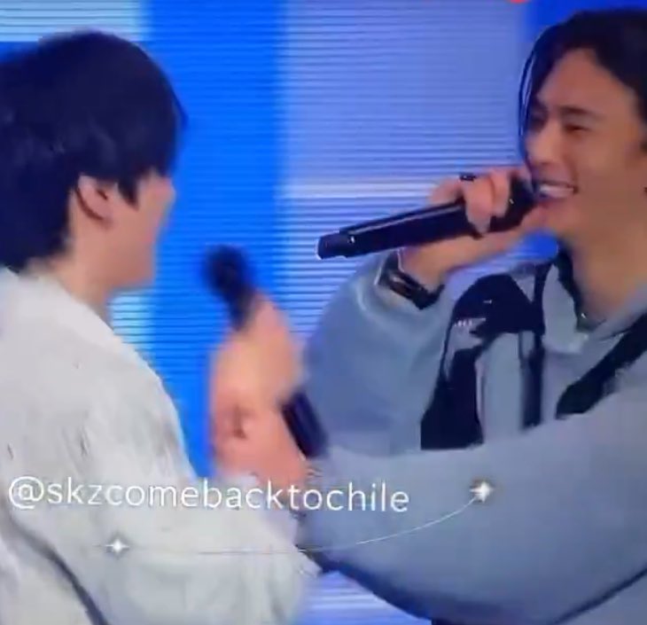 ladorokii's tweet photo. hyunjins confidence vanishing into thin air when it’s his leeknow hyung wanting to get that kiss from him and he gets all giggly and shy😭 https://t.co/jDTWohdoLh