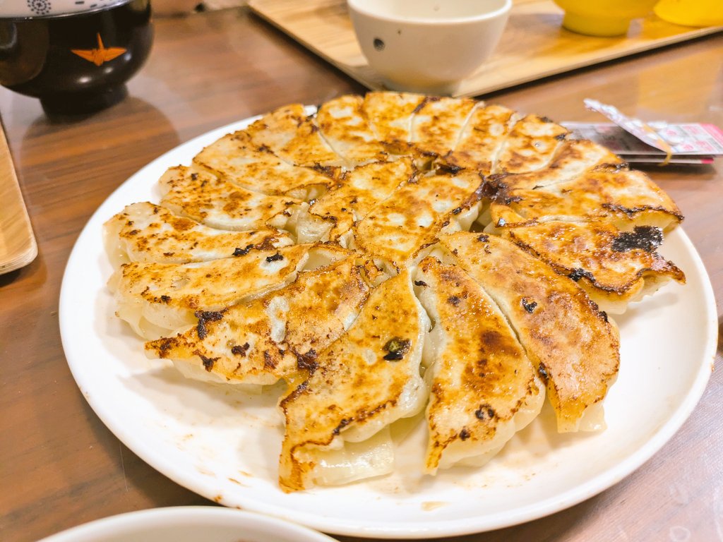 久しぶりに餃子😊
夏はキャベツ冬は白菜で作るんだけど、今日は白菜最後の日🙌