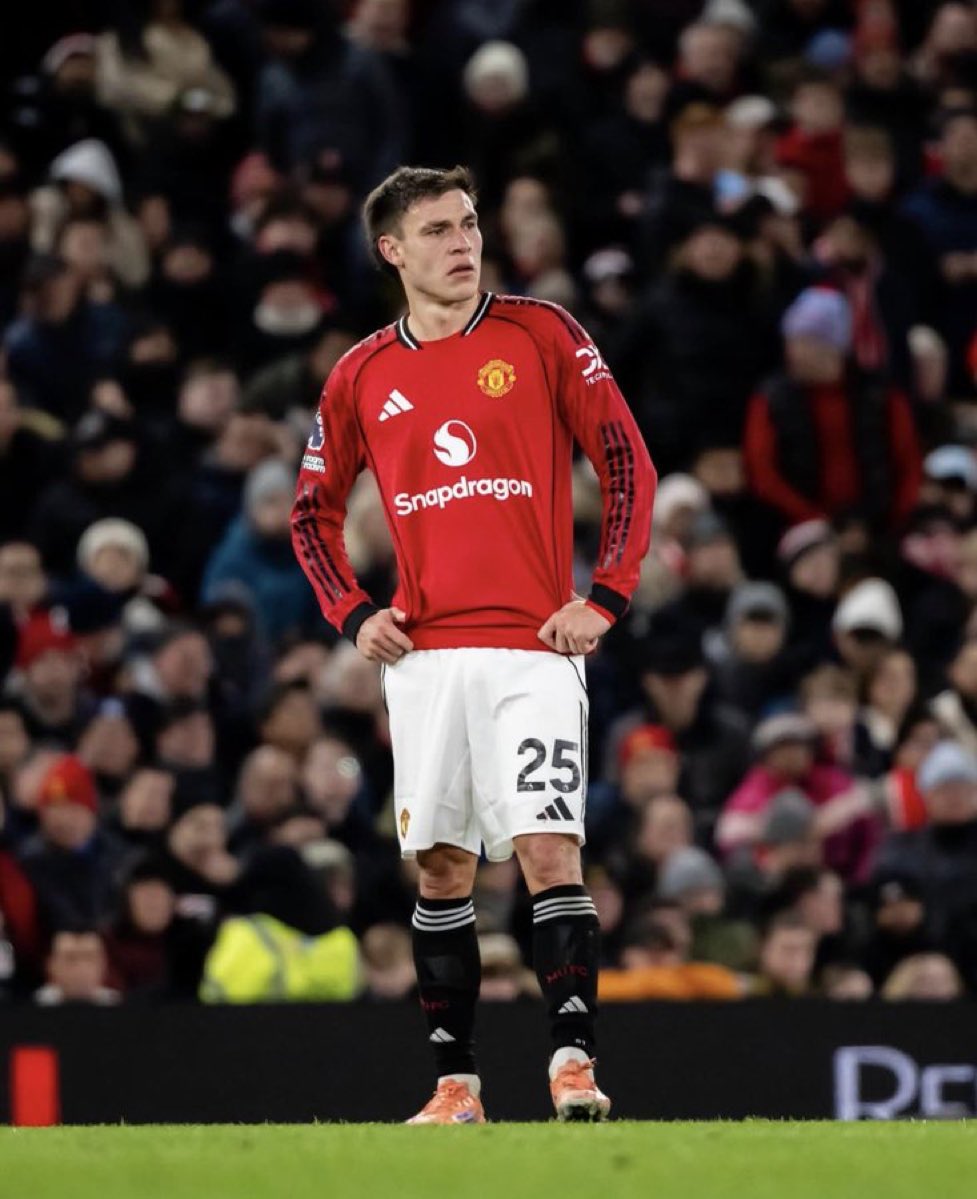 SportsDeeva tweet media