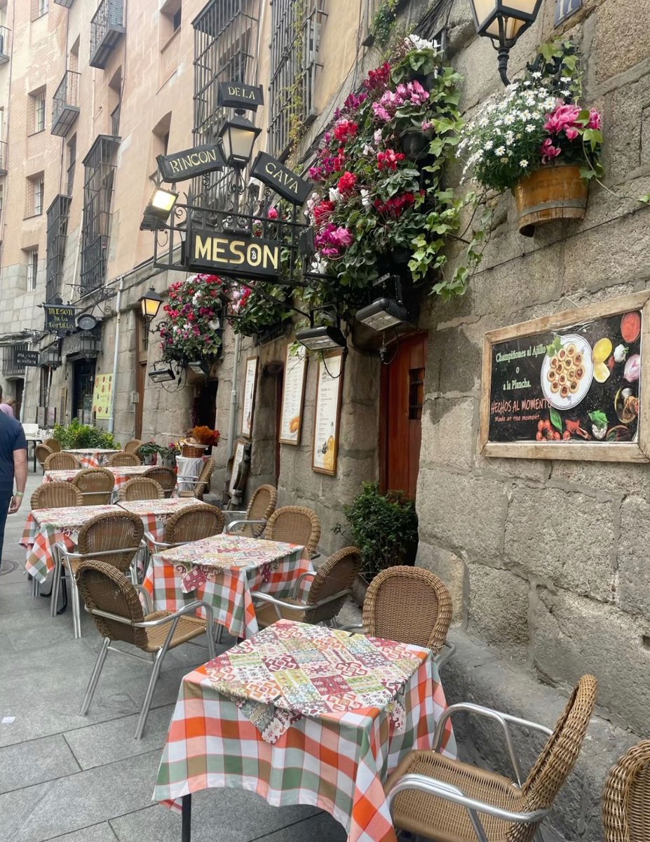 Natursee's tweet photo. Toledo, Sevilla, Madrid.

Three amazing cities of Spain 🇪🇸 https://t.co/7Cgbwl7v3a