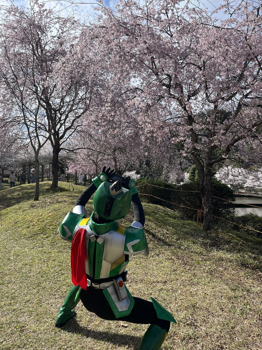 必筆超人ライトロン tweet media