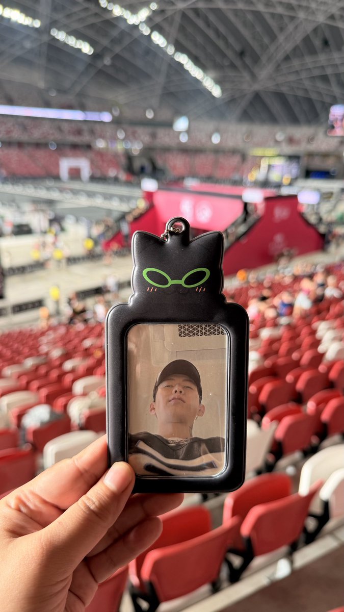 kimi ⏱️ tweet media