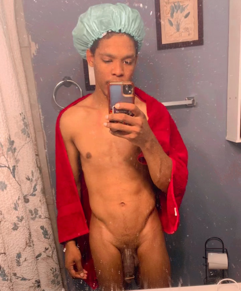 X_NewOrleans's tweet photo. Morning shower felt so good Happy Easter Everyone 💯 https://t.co/1hBfA3A8VW