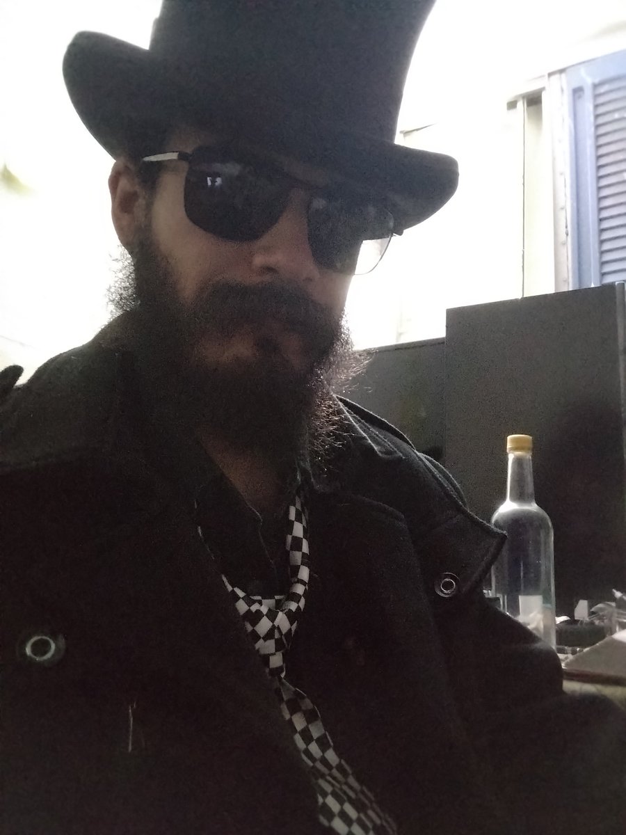 Classy Cosplayer tweet media