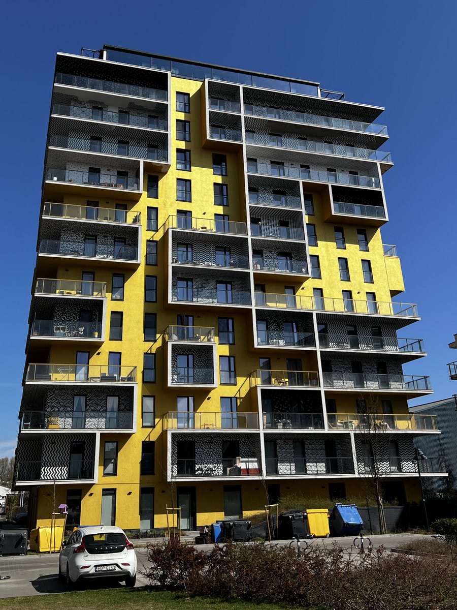 dmitry/b tweet media