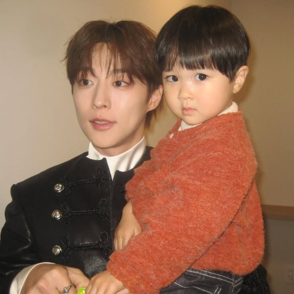 Chatuproy tweet media