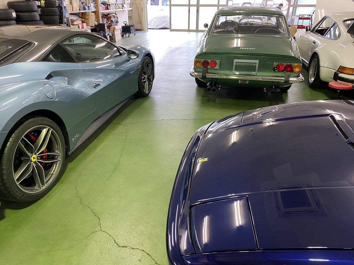 LussoCars's tweet photo. 今週も多様な整備入庫が続いていますが懐かしいクルマたちに囲まれていました。
PF60のリセット作業は個人的にはワクワクしますがLusso的にはそうでもないようです。 https://t.co/QKb0DV0dkr