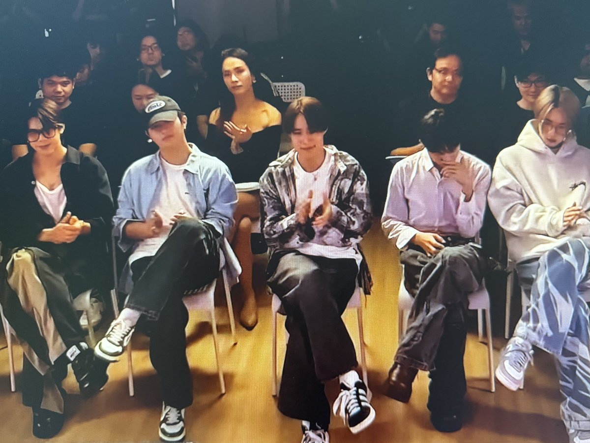 viany_is_menace tweet media